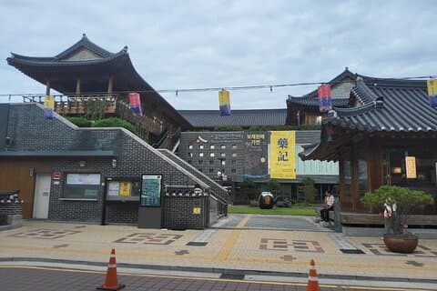 K-POP Demon Hunters : Film Trail in Seoul（K-POP デーモンハンターズ：ソウルの映画道）