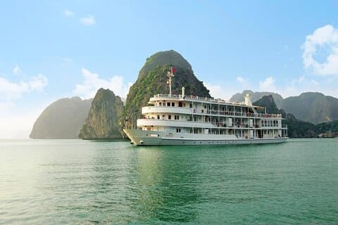 Ha Long Bay Immersion 2 Tage auf Bhaya Soul Cruise