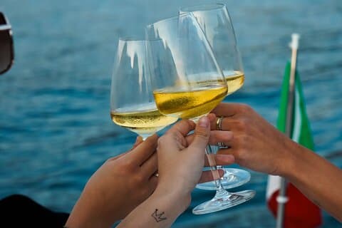 Lake Como Sunset Private Boat Tour 2h Cruise with Aperitivo