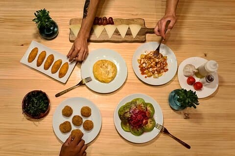 Authentique cours de cuisine espagnole tapas à Barcelone