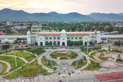 Visita privada ao Ipoh Heritage and Cave Temples a partir de Kuala Lumpur
