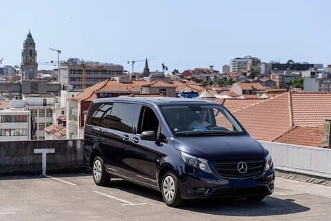Porto til Lissabon Privat transfer med sightseeing stop