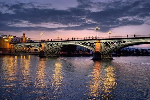 Triana-Tour + Flamenco-Erlebnis bei Nacht