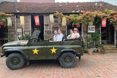 Hanoi : Ontdek het beste van Duong Lam Ancient Village Jeep Tour