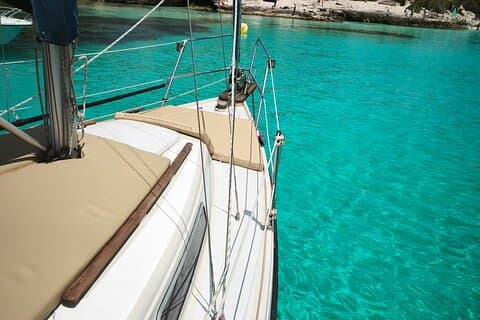 Private ganztägige Bootsfahrt auf Menorca ab Cala Galdana (8 Stunden)