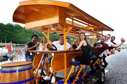 Tbilisi Beerbike Adventure: Den første pedal pub i Tbilisi