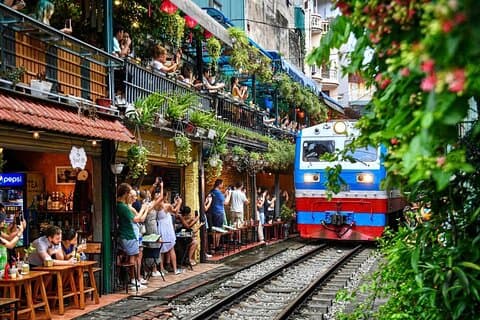 Hanoi Old Quarter Food Tour met treinstress bezoek