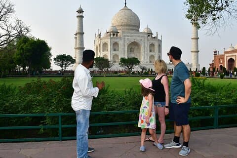 Taj Mahal Tour von Delhi — Privater Tagesausflug mit Agra Fort