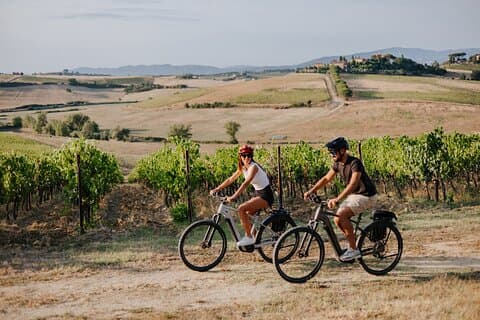 Cortona - eBike tour and wine tasting in the Val di Chiana [+40€]