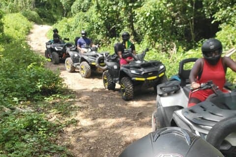 Zipline & jungle ATV inklusive frokost privat dagstur