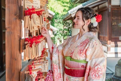 1-Day Kimono Experience in Osaka – Enjoy Day & Night
