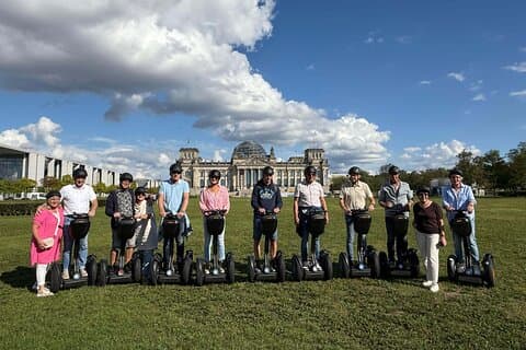 Passeio de Segway de 2 horas e meia por Berlim, explorando o coração da cidade.