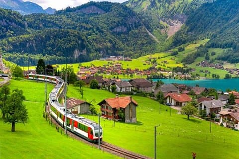 Swiss Travel Pass Acceso ilimitado en autobús y barco