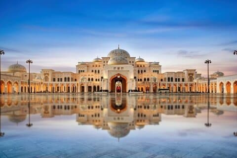 Tour di un giorno ad Abu Dhabi con il Palazzo Qasr al Watan