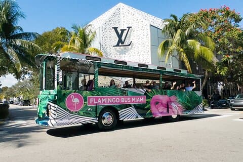 Restauranter i nærheten av Flamingo Open-Air Trolley Tour