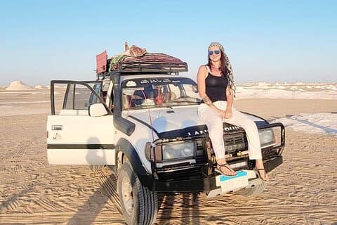 Tour en oasis por el desierto blanco y negro 2 días 1 noche de camping y safari