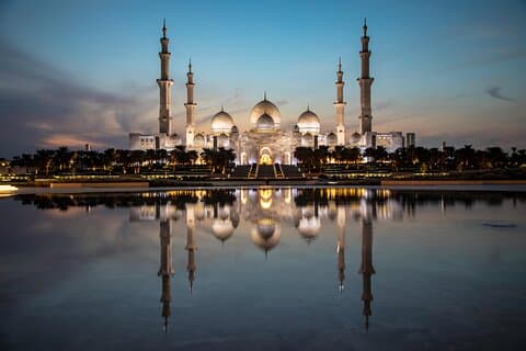 Excursão privada de trânsito noturno Grand Mosque Corniche e mais