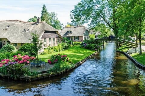 Giethoorn Luxury Private Bus Tour + Zaanse Schans (7 gäster)