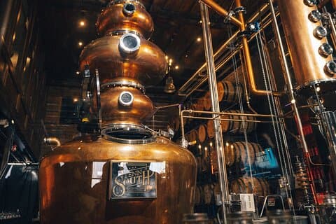 Rondleiding door de Big Machine-distilleerderij van Nashville met proeverijen