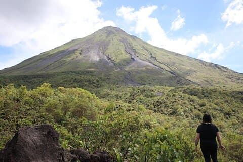 Mattina Arenal Vulcano Escursione, pranzo e sorgenti termali naturali River