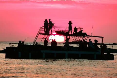 Catamarano PUBLIC Pacific Lounge - Tamarindo SUNSET experience
