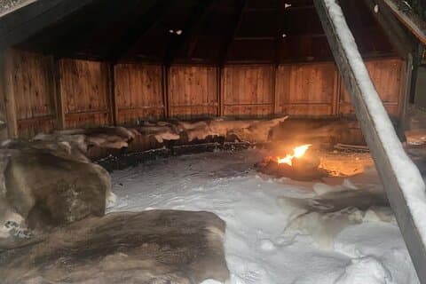 Tradizionale divertimento invernale con lazo, slittino e altro a Tromsø!
