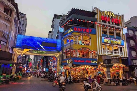 Saigon Street Food & Hidden Gems Tour: Live Like a Local
