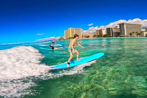 Surflessen in Waikiki