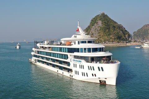 Halong Bay Luxus-Tagesausflug mit Pool und Mittagessen vom Hanoi