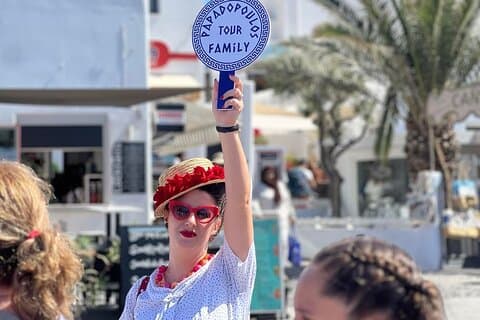 Santorini : Break Plates Show & Fira Tour a pie