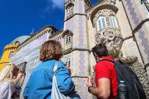 Premium Small Group: Sintra, Pena, Regaleira och Cabo DA Roca