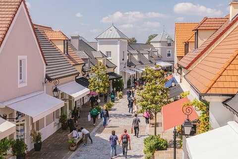 La Vallee Village winkelen Outlet door luxe vervoer vanuit Parijs