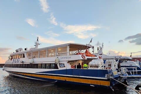 Ferry Transfers Between Positano and Capri