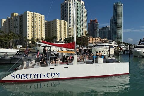 Private 3-timers Miami Tour om bord på Great White 50FT Power Catamaran