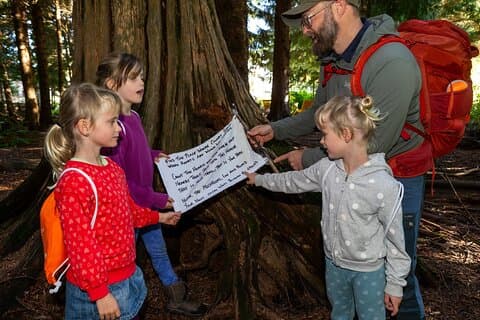 Aventura de caza del carroñero con Geocaching en Whistler
