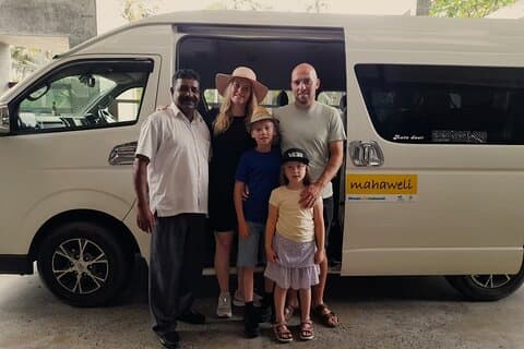 Colombo Airport naar Sigiriya en Dambulla Gedeelde Mini Van