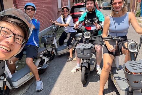 Découvrez le Vieux Shanghai en cyclomoteur électrique