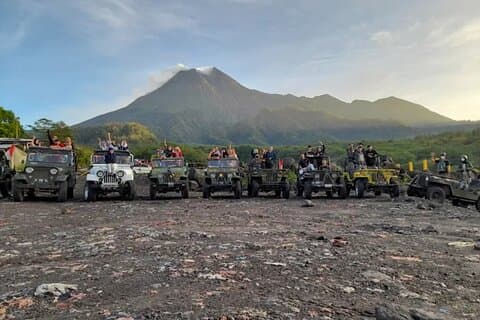 Merapi Sunrise Jomblang and Pindul Cave Tour em Yogyakarta