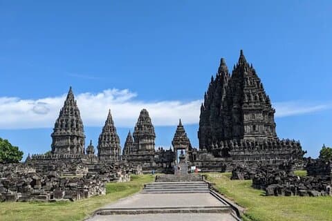Monte Merapi Sunrise Borobudur e Prambanan Tour de Yogyakarta