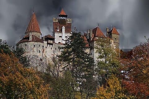 Dracula’s Tour – Vampires, Ghosts and Haunted Places in Bran