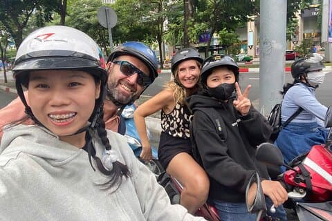 Tour gastronómico auténtico de Da Nang y gemas ocultas en moto