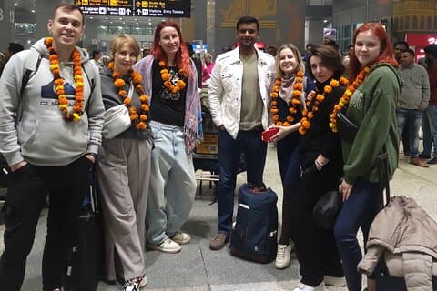 Dall'arrivo alla meraviglia: tour del forte di Taj Mahal e Agra dall'aeroporto