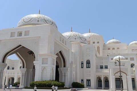 Abu Dhabi Premium fuld dag privat tur med entrébilletter