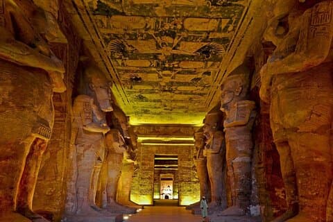Excursión de un día al Templo de Abu Simbel con recogida en el hotel desde Asuán