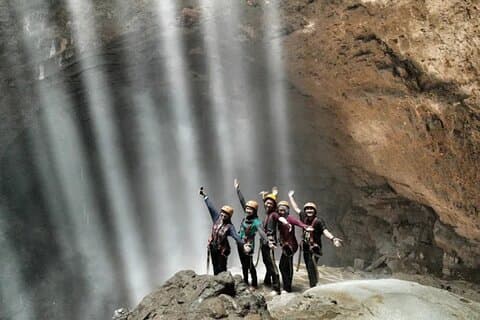 Excursão de um dia em Yogyakarta: caverna de Jomblang e passeio de gôndola em Timang Beach
