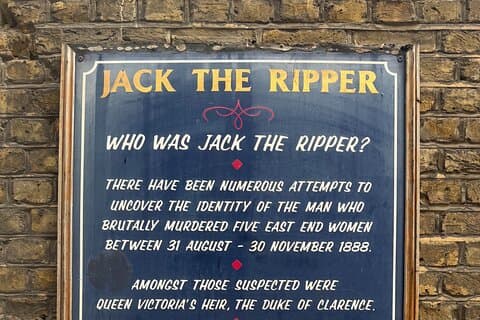 Jack the Ripper Pub Crawl mit Bier