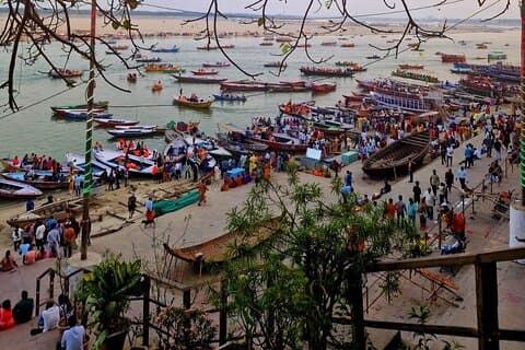 Delhi to Varanasi: Visita ao Sacred Ganga Aarti Cerimônia