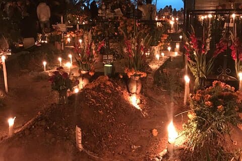 Dag van de Dode Nacht Tour : Oaxaca’s Begraafplaatsen & Tradities
