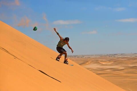 Desert Quad Adventure mit Sandboarding-Erlebnis