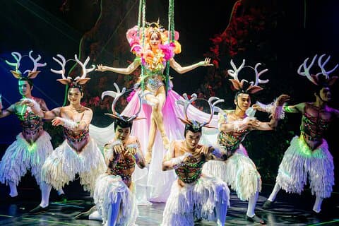 Glamorous Simon Cabaret Show in Phuket with Convenient Transfers